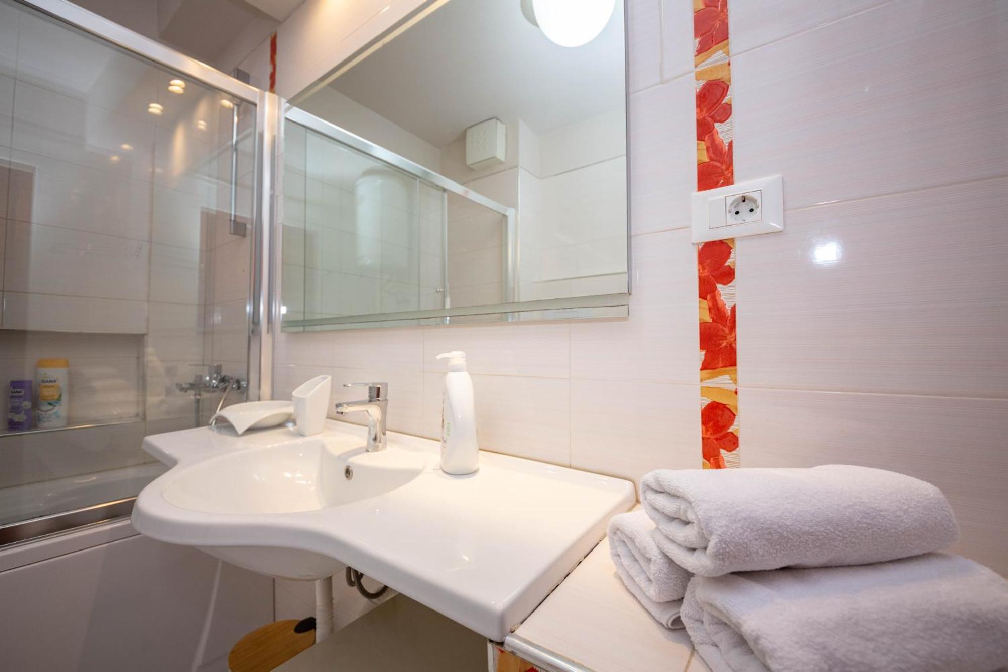 Blloku Unique Apartments 3 Tiranë Luaran gambar